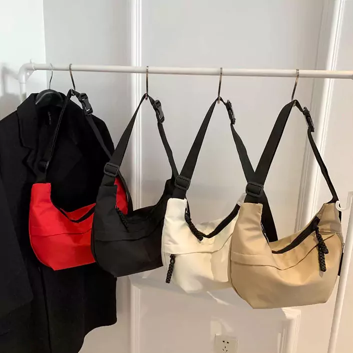 Lätt student Crossbody-väska i nylon